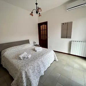 casa-le-roncole.hotelitalianriviera.com/