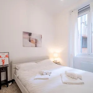 central-lovely-apartment-in-genova-netflix.hotelitalianriviera.com/